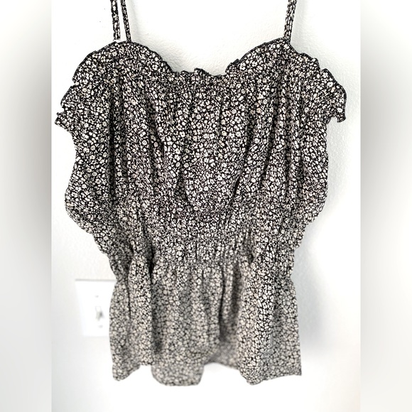 🖤fashion Q floral top🖤 - Picture 3 of 4